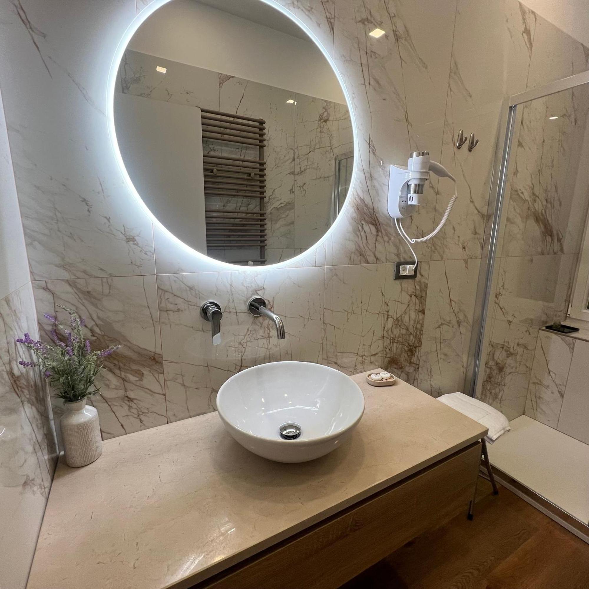 Sunrise Rooms La Spezia Bagian luar foto