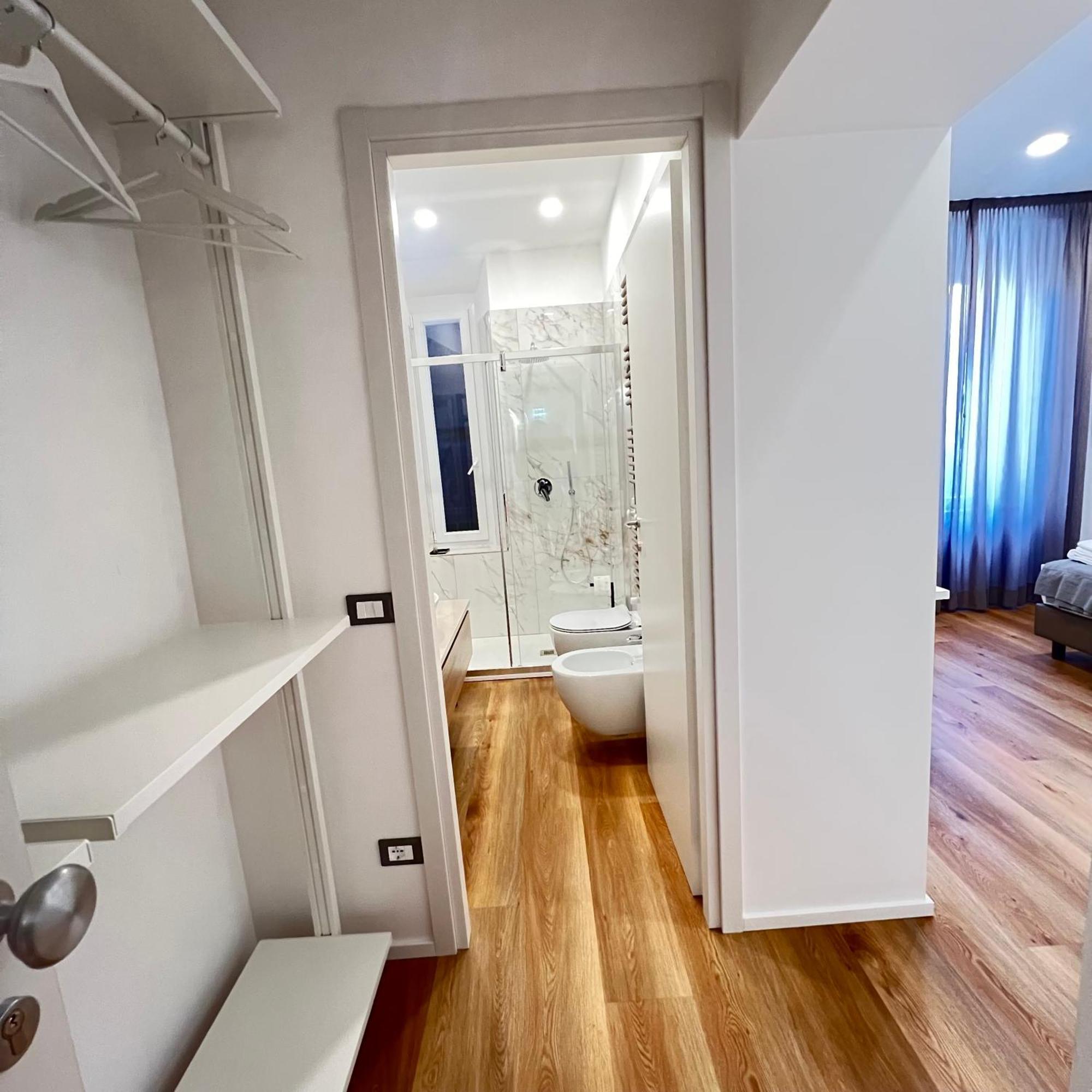 Sunrise Rooms La Spezia Bagian luar foto