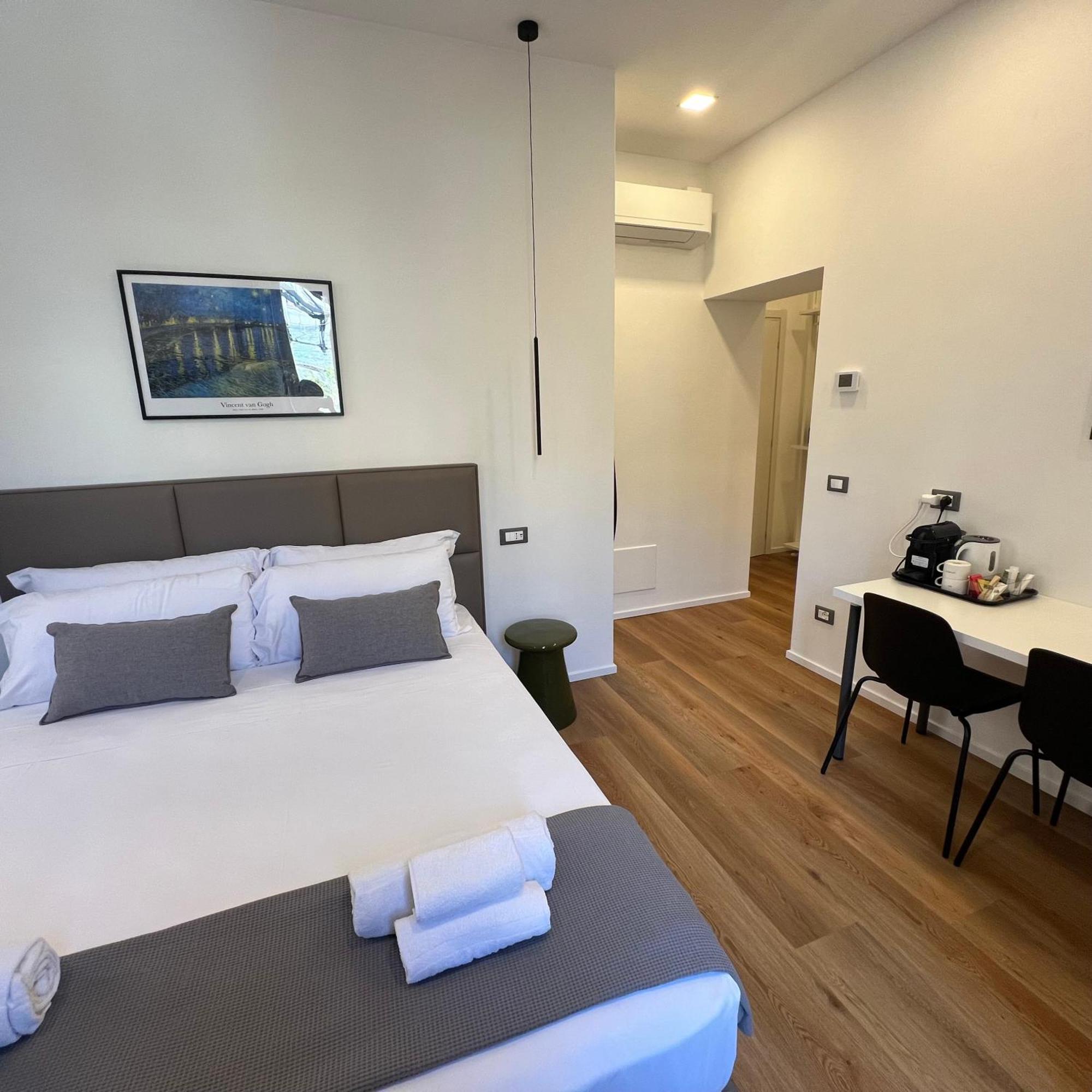 Sunrise Rooms La Spezia Bagian luar foto