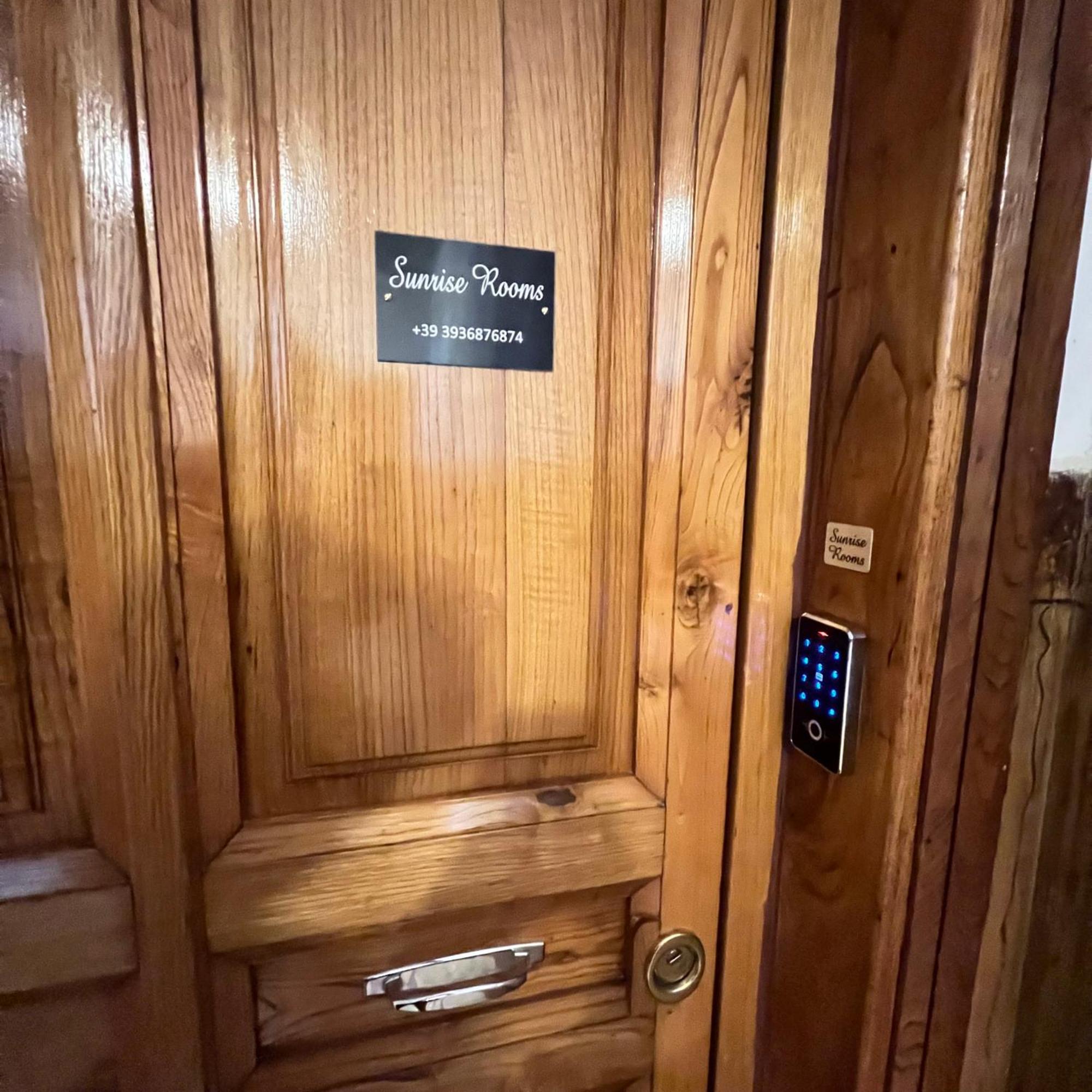 Sunrise Rooms La Spezia Bagian luar foto