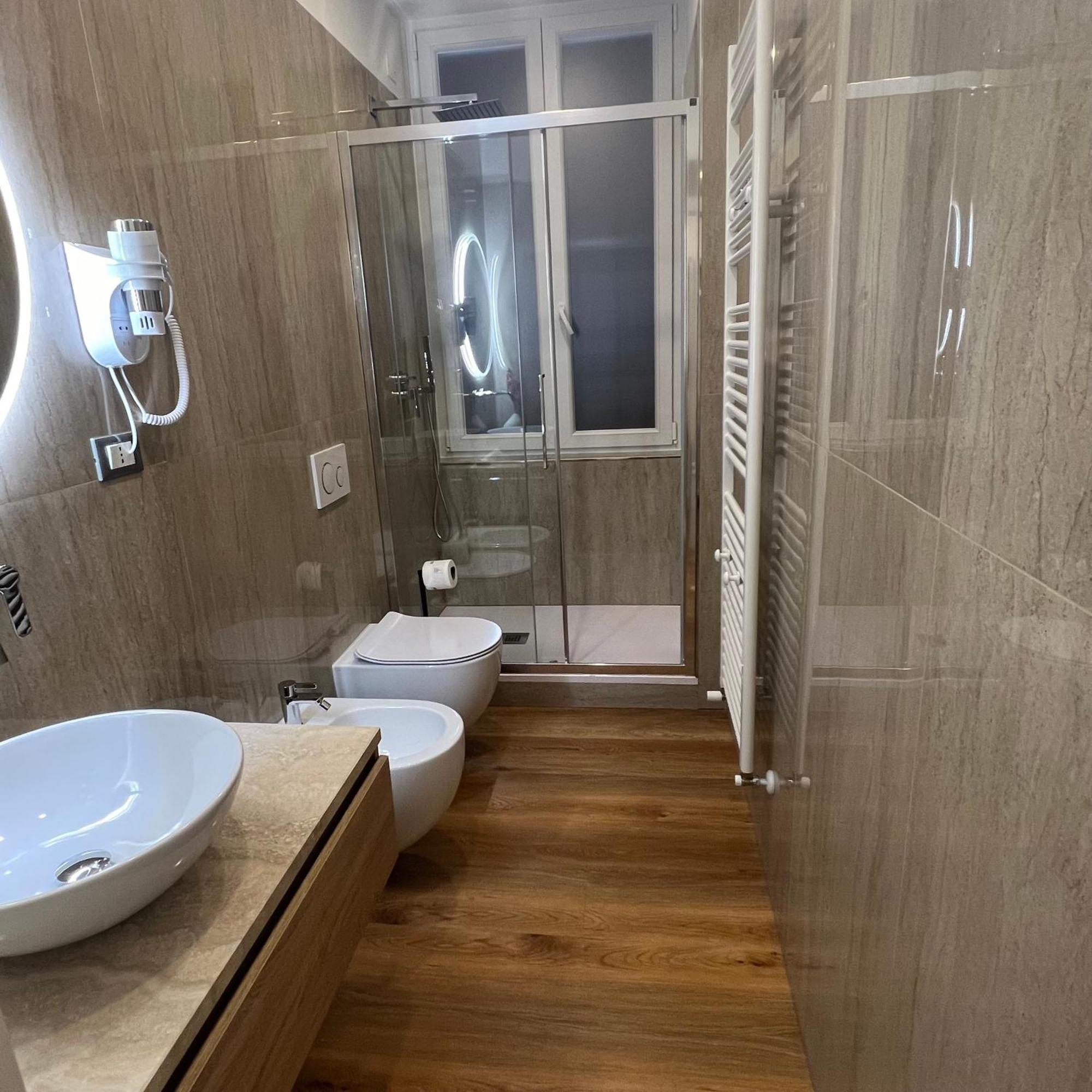 Sunrise Rooms La Spezia Bagian luar foto
