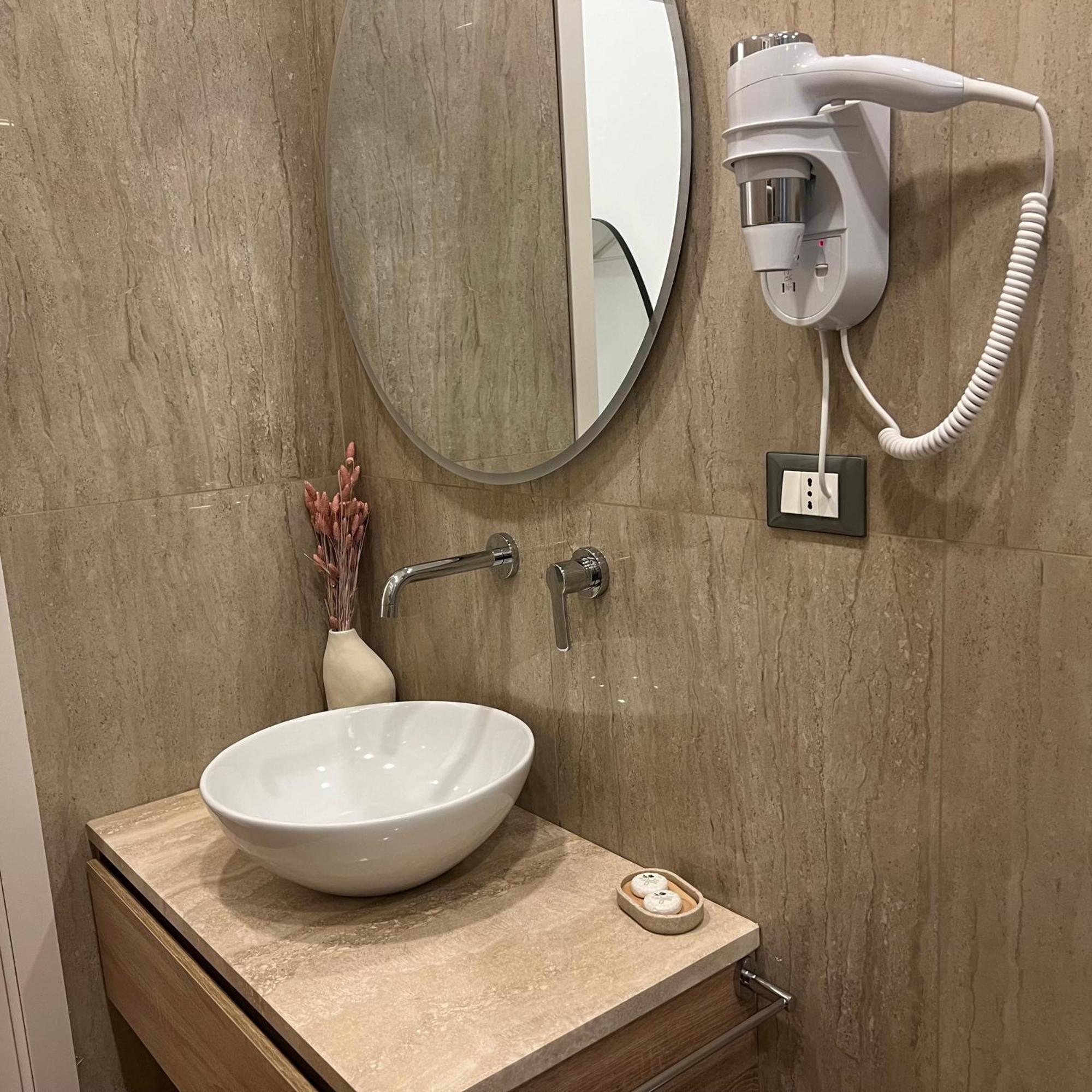 Sunrise Rooms La Spezia Bagian luar foto
