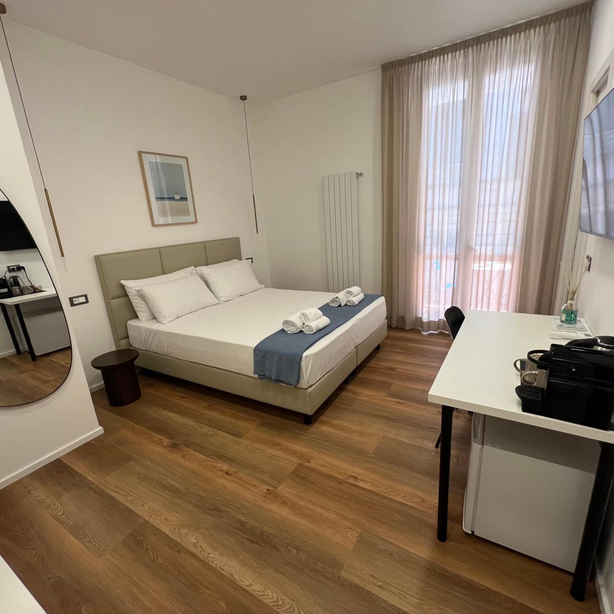 Sunrise Rooms La Spezia Bagian luar foto