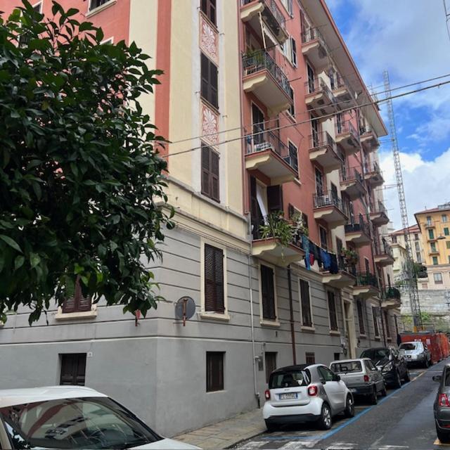 Sunrise Rooms La Spezia Bagian luar foto